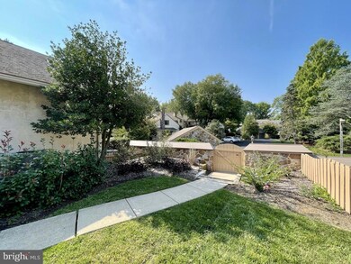 17 Sugar Knoll Dr unit 17, Devon, PA 19333 - photo 4