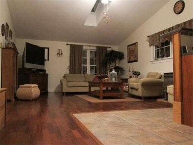 196 Ocean Blvd, Seabrook, NH 03874 - photo 4