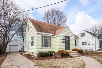 004-Front_View-5435241-medium
