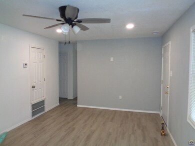 411 SE 33rd Terrace, Topeka, KS 66605 - photo 2