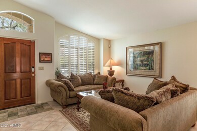 Living Room/Entry