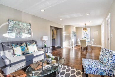 005_Living Room