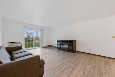 2-Interior_125 University Dr S, Unit 109