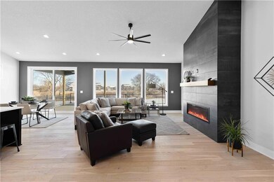 9706 Watermeadow Cir, Johnston, IA 50131 - photo 5