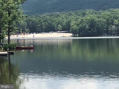 27 Iroquois Cir, Hazleton, PA 18202 - photo 5