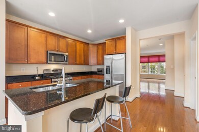 2143 Red Vine Dr, Vienna, VA 22182 - photo 5