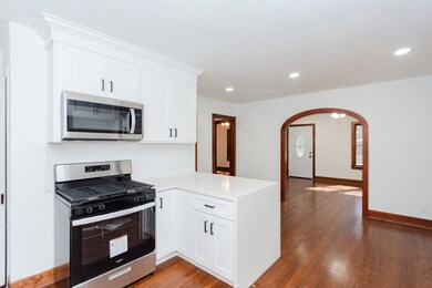 608 W Dumble St, Alvin, TX 77511 - photo 3