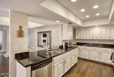 Via Camello Del Sur Kitchen 2