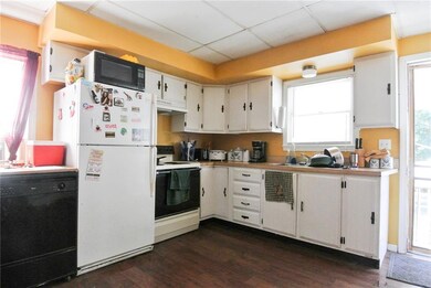 Front 2nd Floor - 2bdrm