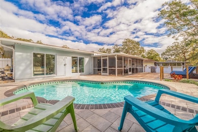 3282 Honeysuckle Rd, Largo, FL 33770 - photo 5