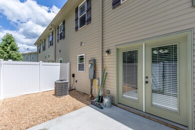 204 Kenan Loop, Jacksonville, NC 28546 - photo 6