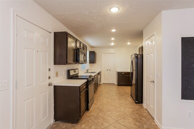 4015 Elmwood Dr, Pearland, TX 77584 - photo 5