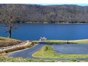WALK TO BOAT RAMP LAKE ACCESS!