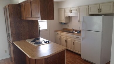 Kichen w/Breakfast Bar