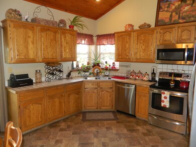 1250 Morningside Ln, Klamath Falls, OR 97603 - photo 5