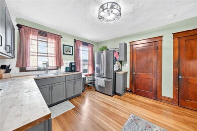 536 Willett Ave, Riverside, RI 02915 - photo 4