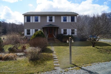 263 Evergreen Dr, Falls, PA 18615 - photo 4
