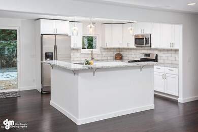 Kitchen_DMD_7660-SMALL