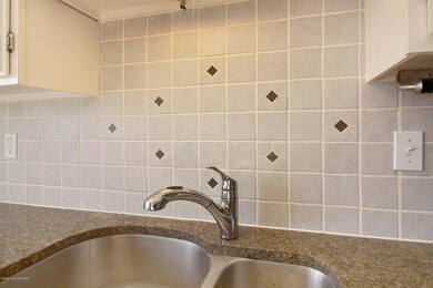 498 Sarah St unit 7, Stroudsburg, PA 18360 - photo 7