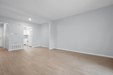 12-web-or-mls-2370-woodbrook-cir-s-152