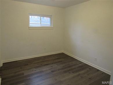 1122 East Dr, Cottage Hills, IL 62018 - photo 5