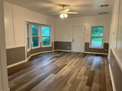 407 W 6th St, Bonham, TX 75418 - photo 4