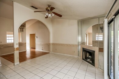 925 Duskin Dr, Jacksonville, FL 32216 - photo 6