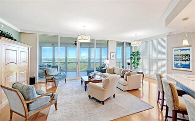 SPACIOUS OPEN CONCEPT LIVING ROOM