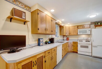 111 Summer St, Milford, NH 03055 - photo 4