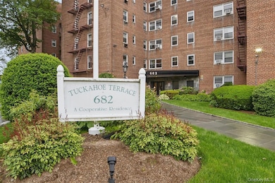 Tuckahoe Terrace unit 3D, Yonkers, NY 10710 - photo 2
