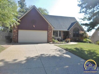 3833 SW Deer Trail Dr, Topeka, KS 66610 - photo 2