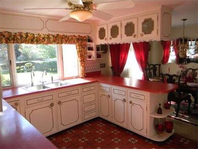 136 N Broadway, Haverhill, MA 01832 - photo 5