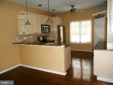 438 Wooded Way unit 20, Newtown Square, PA 19073 - photo 5