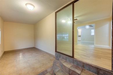 Foyer. Wonderful for morning coffee or afternoon t
