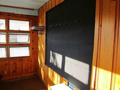 17 Netherlands Ave, Cranston, RI 02905 - photo 2