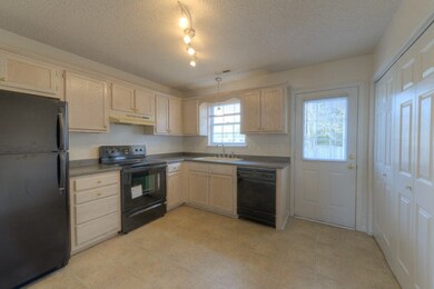 117 Creekview Dr, Jacksonville, NC 28540 - photo 4