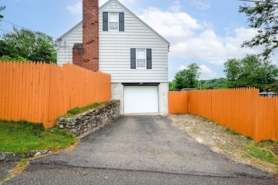 96 Calumet Ave, Worcester, MA 01606 - photo 3