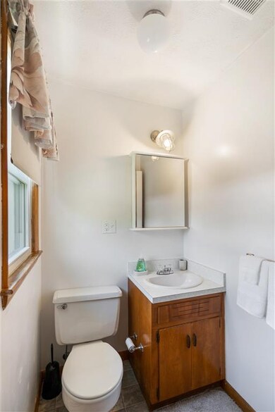 1596 Us Hwy 211 Bus E, Luray, VA 22835 - photo 7