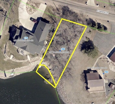 166 N Harmon Dr, Mitchell, SD 57301 - photo 2