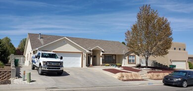 4906 Sandalwood Dr, Farmington, NM 87402 - photo 2