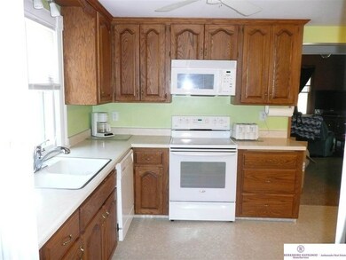 380 Locust St, Springfield, NE 68059 - photo 2