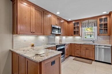 198 Walnut Hill Ave, Manchester, NH 03104 - photo 4