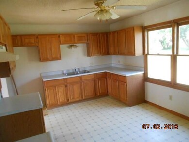 425 N Mulberry St, Spencerville, OH 45887 - photo 4