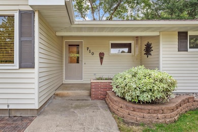 710 Upper Johnson Cir, Saint Peter, MN 56082 - photo 3