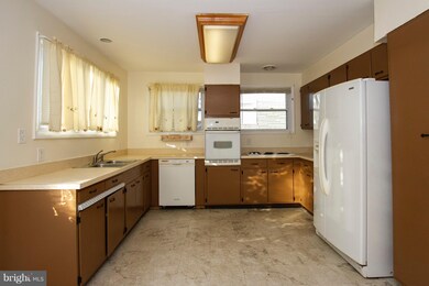 221 Detroit Ave, Dundalk, MD 21222 - photo 5