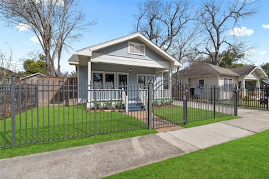 1119 E 16th St, Houston, TX 77009 - photo 2