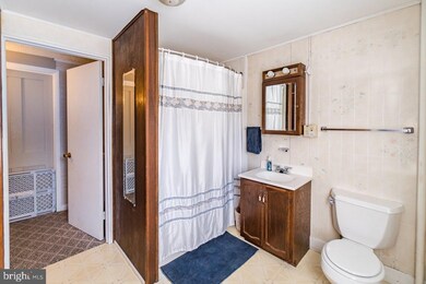 442 Franklin St, Alburtis, PA 18011 - photo 6