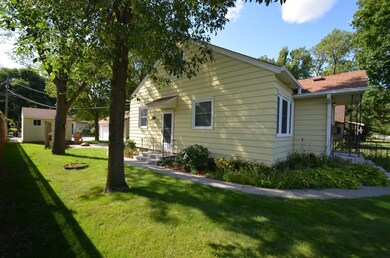 Steel siding, leafless gutters, aluminum soffits a