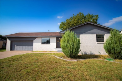 713 W Oriole St, Altus, OK 73521 - photo 2