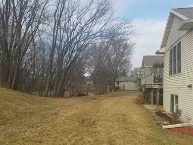 61 Berdella Ct unit 61, Cross Plains, WI 53528 - photo 4